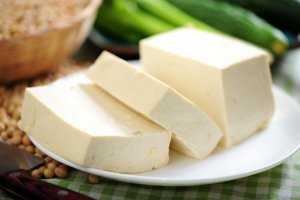 tofu on ketogenic vegan diet plate
